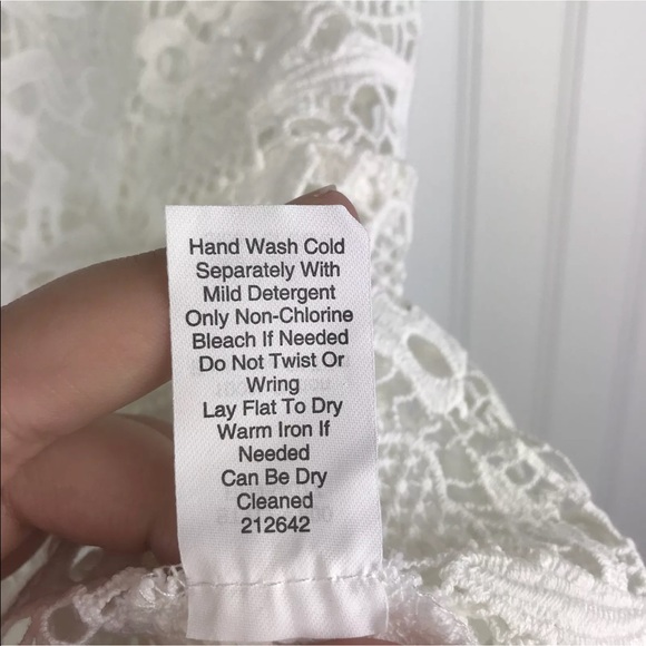 CAbi NWT Needle Lace Shell #800 XS White Peplum - Picture 7 of 7